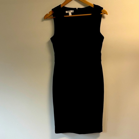 London Times Dresses & Skirts - London Times navy blue Sleeveless sheath dress size 6
